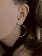 Load image into Gallery viewer, Simple 60’s Earrings

